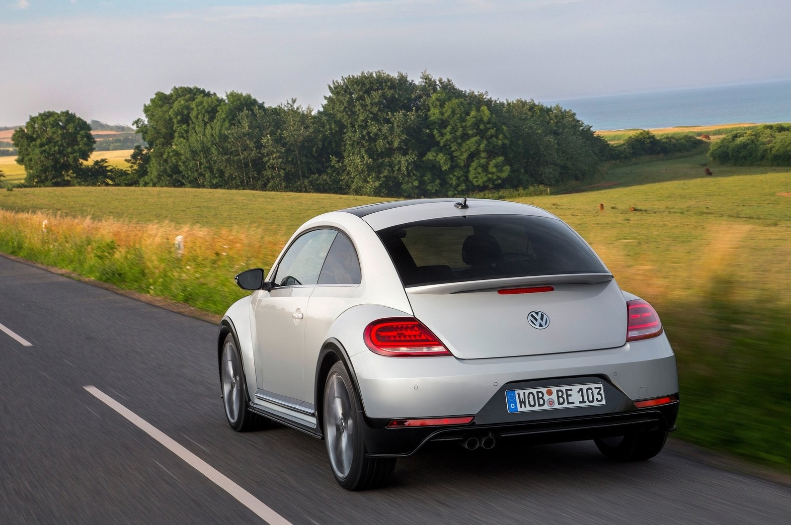 https://wcar.sets.lv/cars/Volkswagen/Beetle hečbeks/81ed79dfd140c26562778931a1f38a9b.jpg